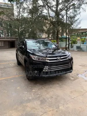 Toyota Highlander LE 4dr SUV (3.5L 6cyl 6A) 2015 Black