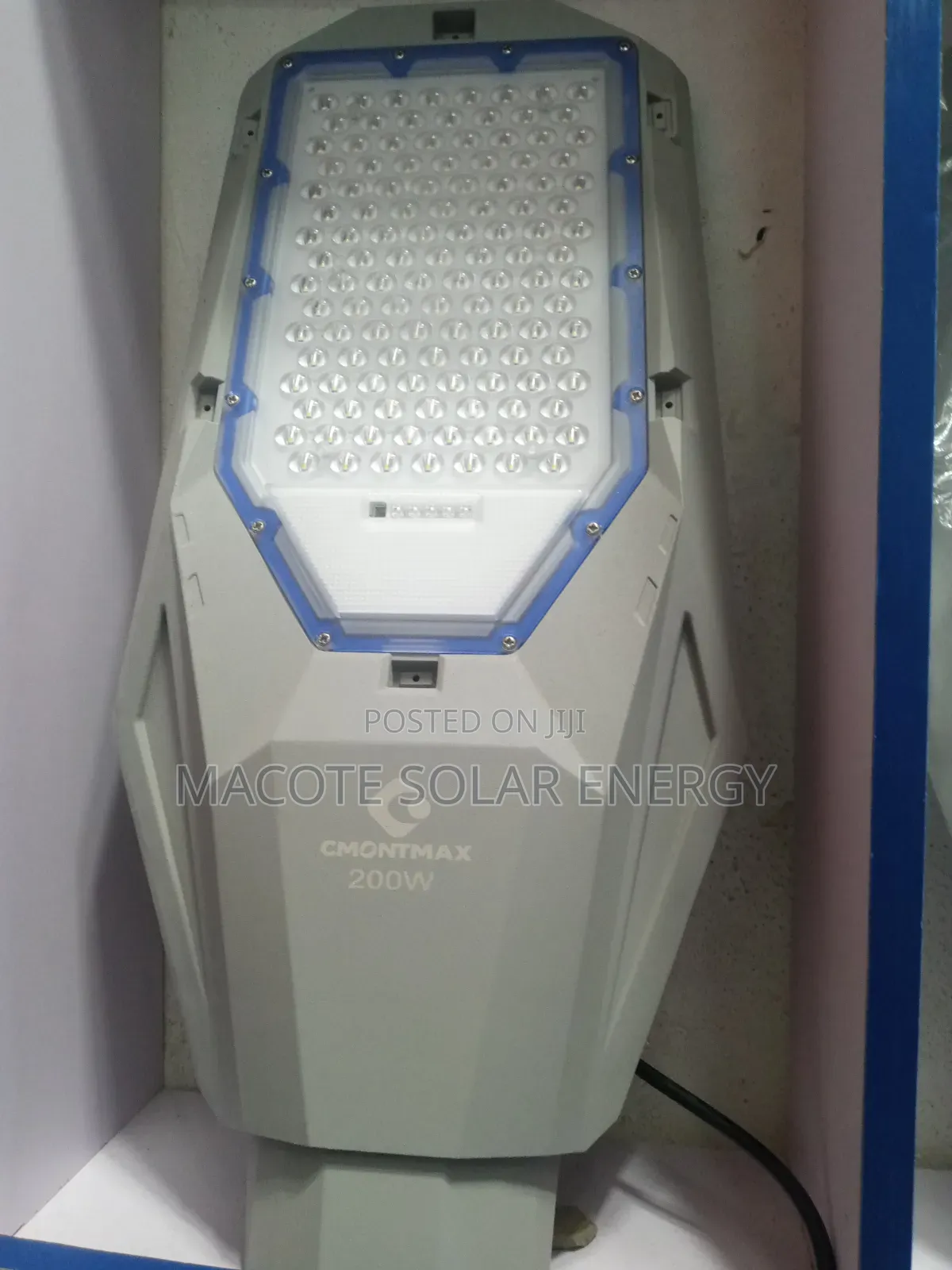 200w Cmontmax Solar Street Light