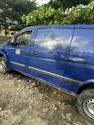Mercedes-Benz Vito 2014 Blue