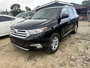 Toyota Highlander SE 2012 Black