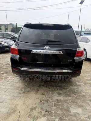 Toyota Highlander SE 2012 Black