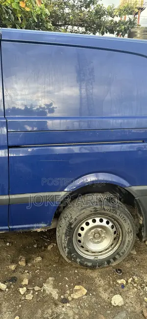 Mercedes-Benz Vito 2014 Blue