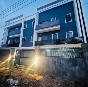 3bdrm Block of Flats in Off Bashiru Shitu, for sale