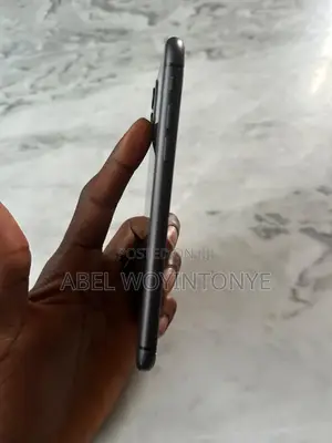 Apple iPhone 11 64 GB Black