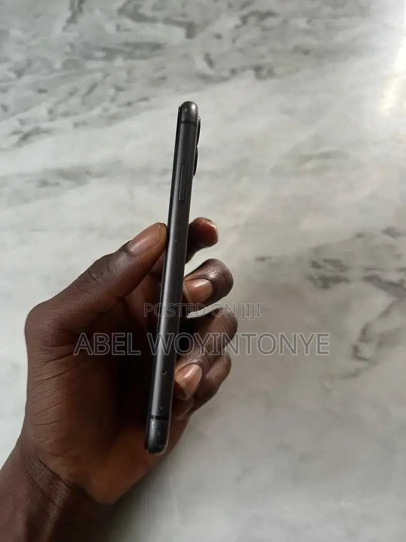 Apple iPhone 11 64 GB Black