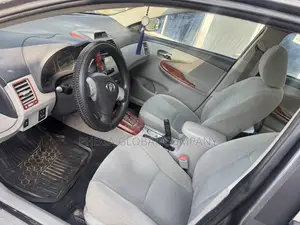 Toyota Corolla LE 4dr Sedan (1.8L 4cyl 4A) 2012 Gray