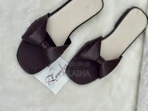 Coffee Brown Female Slide