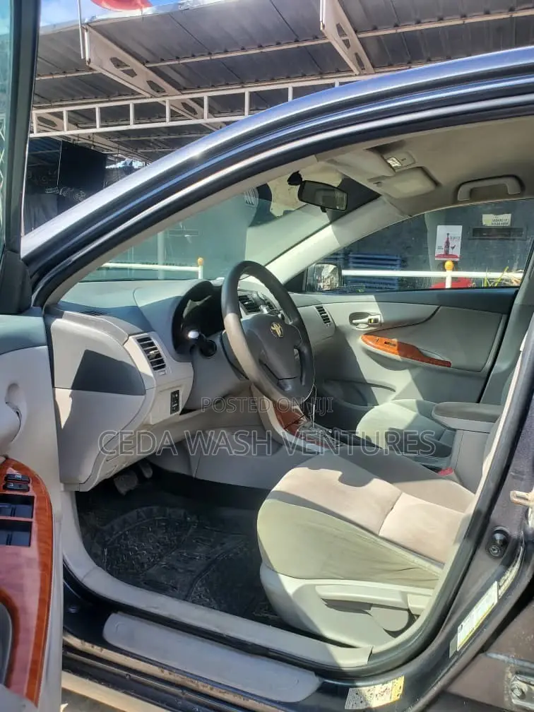 Toyota Corolla 2008 Gray