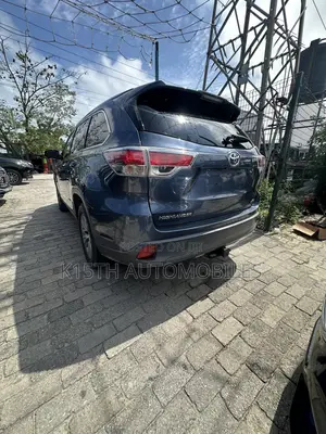 Toyota Highlander XLE V6 4x4 (3.5L 6cyl 6A) 2016 Blue