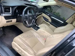 Toyota Highlander LE 4dr SUV (3.5L 6cyl 6A) 2015 Black