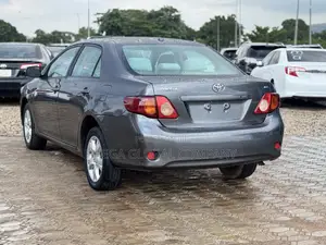 Toyota Corolla LE 4dr Sedan (1.8L 4cyl 4A) 2010 Gray