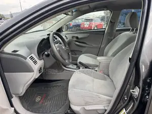 Toyota Corolla LE 4dr Sedan (1.8L 4cyl 4A) 2010 Gray