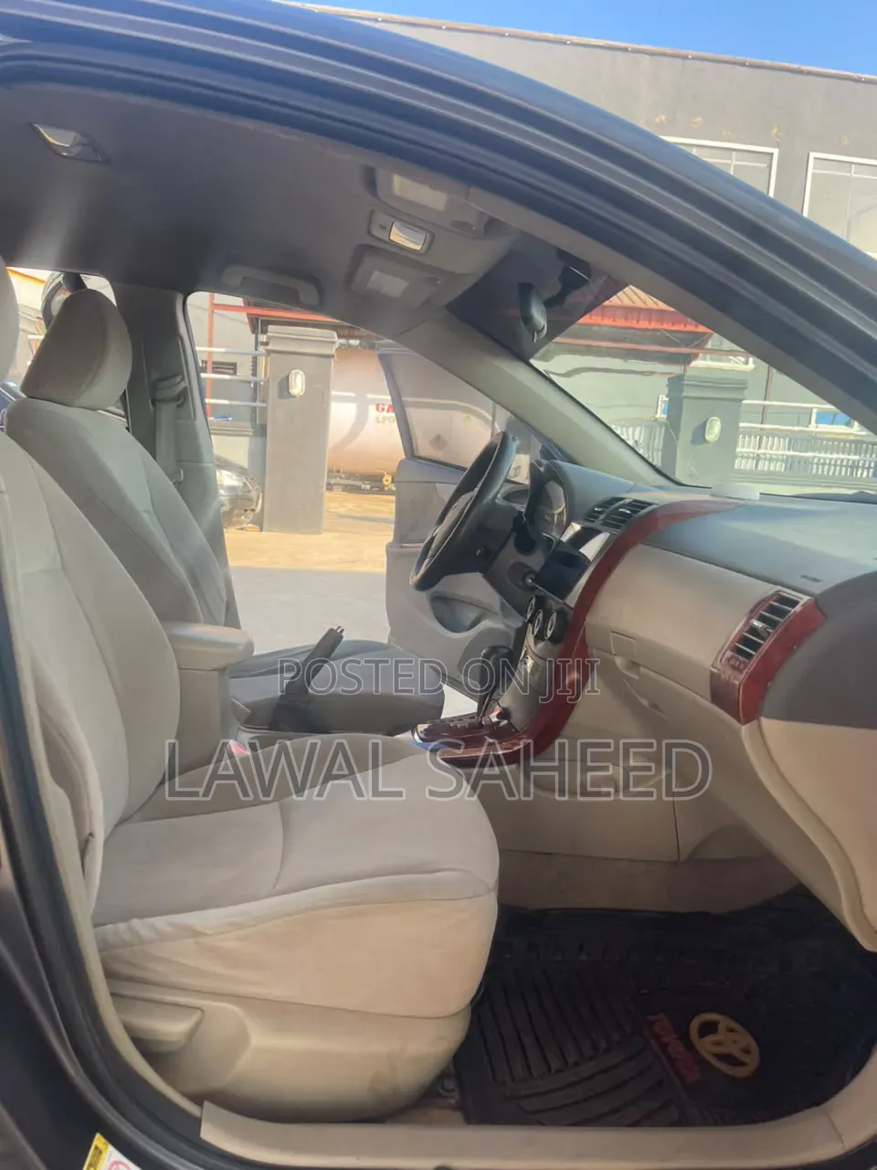 Toyota Corolla 2010 Gray