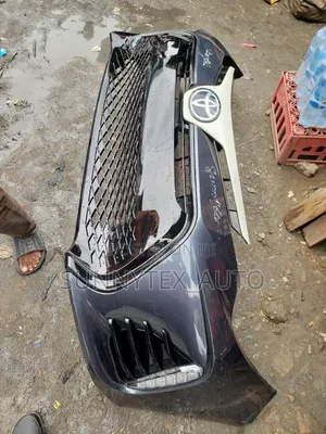 Complete Front Bumper Toyota 2017-2018 SE