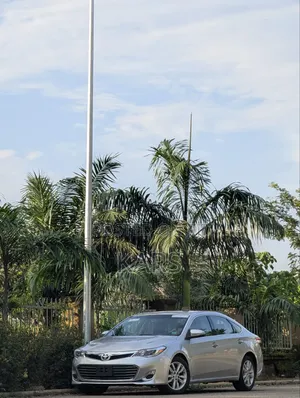 Toyota Avalon XLE Sedar FWD (3.5L 6cyl 6A) 2013 Silver