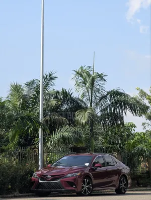 Toyota Camry SE FWD (2.5L 4cyl 8AM) 2018 Red