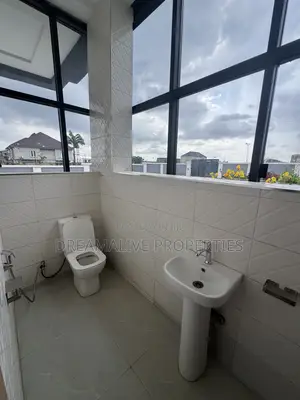 4bdrm Duplex in Idu for rent