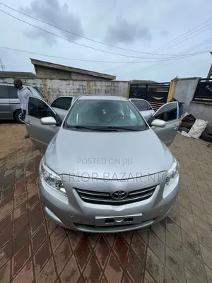 Toyota Corolla XLE 4dr Sedan (1.8L 4cyl 4A) 2010 Silver