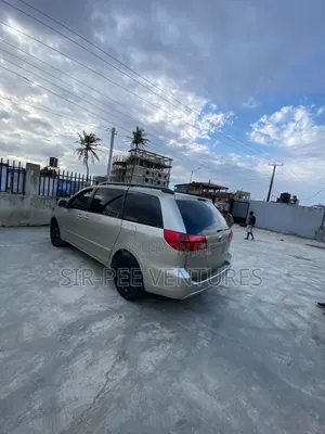 Toyota Sienna LE AWD 2005 Silver