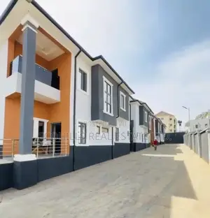 4bdrm Townhouse/Terrace in Lifecamp for sale
