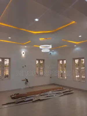 2bdrm Apartment in Ikate Illasan, Lekki Phase 1 for rent