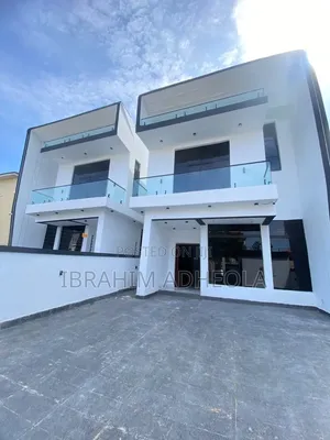 5bdrm Duplex in Ikota for sale