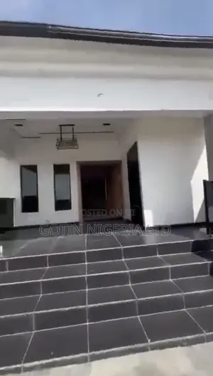 4bdrm Bungalow in Benin City for sale