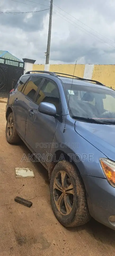 Toyota RAV4 V6 2007 Blue