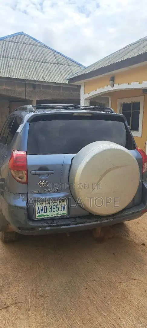 Toyota RAV4 V6 2007 Blue