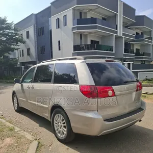 Toyota Sienna 2008 Silver