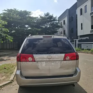 Toyota Sienna 2008 Silver