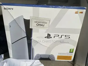 Playstation 5 Slim 1tb With 4 CDs