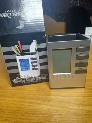 Cube Desk Stand