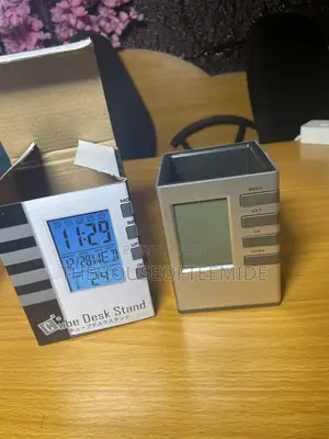 Cube Desk Stand