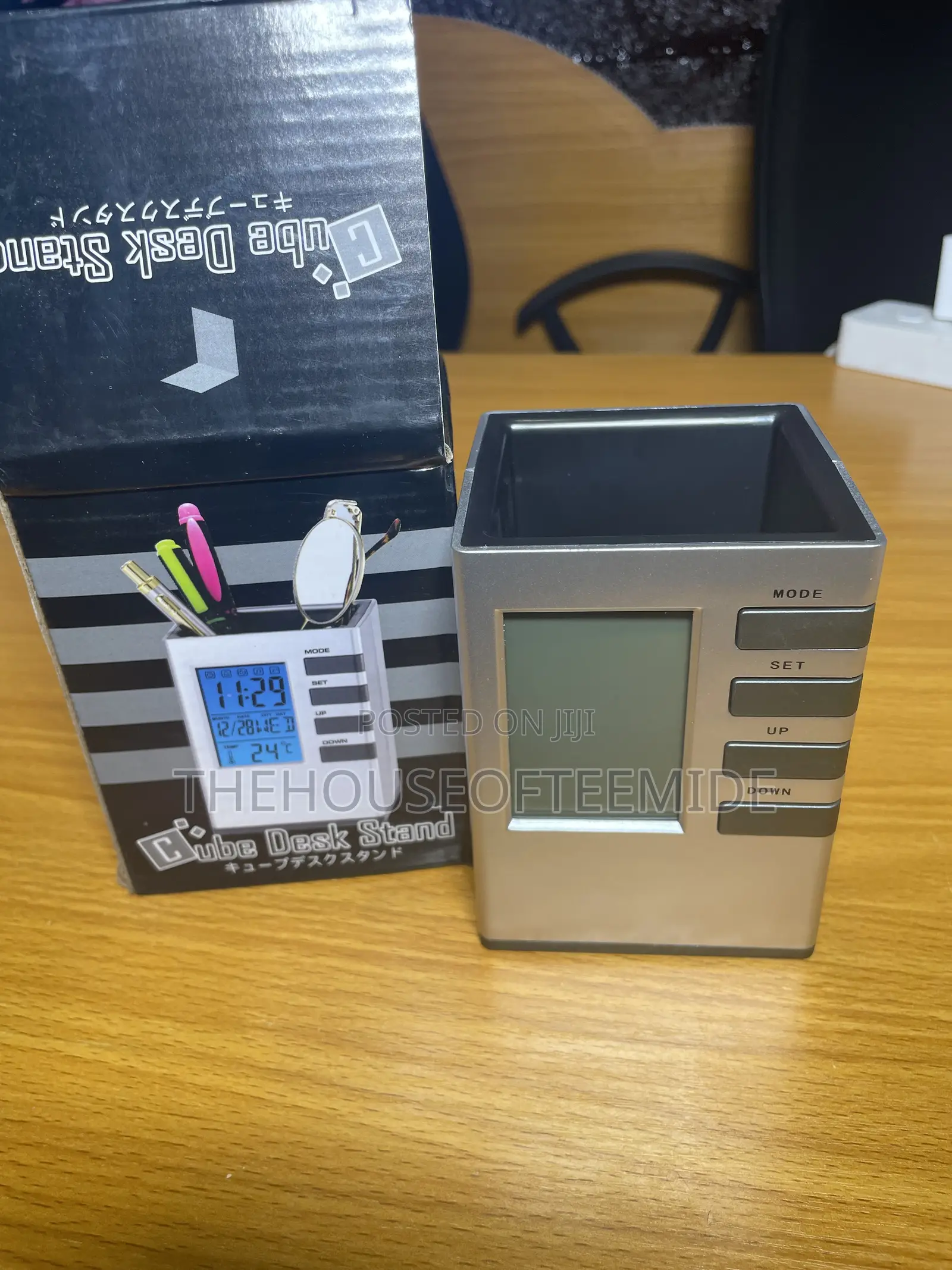 Cube Desk Stand