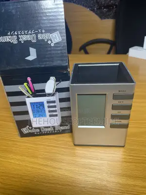 Cube Desk Stand