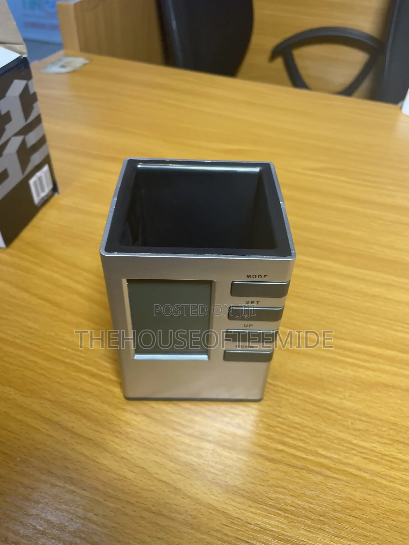 Cube Desk Stand