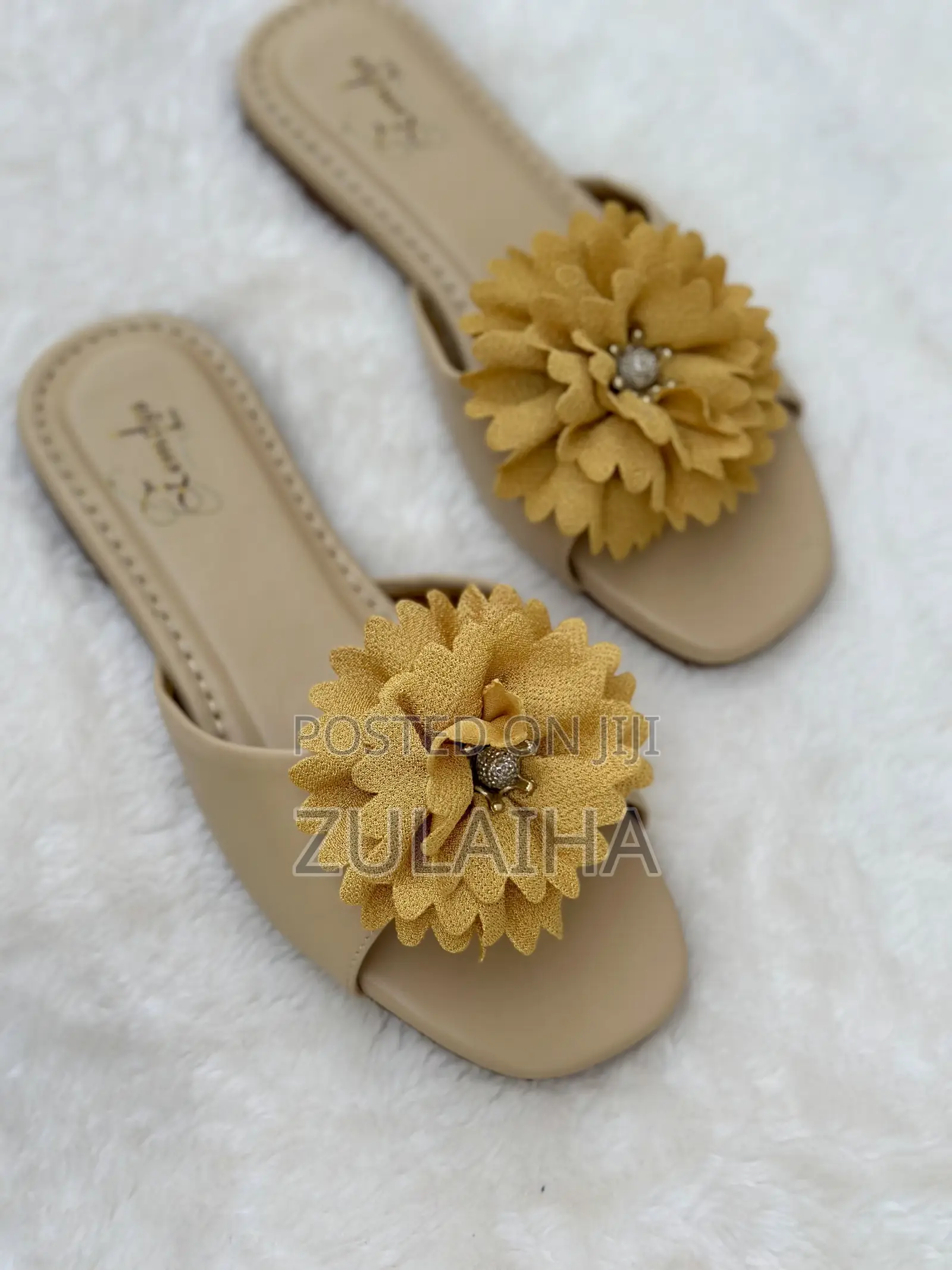 Female Handmade Gold Flower Slide