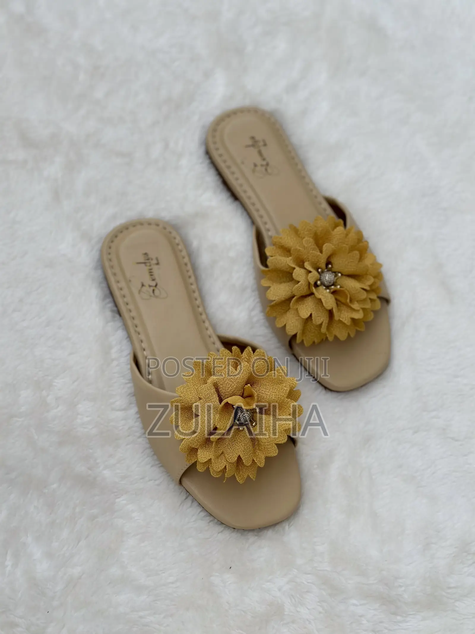Female Handmade Gold Flower Slide