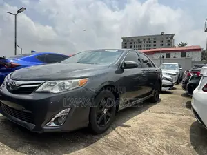 Toyota Camry LE 4dr Sedan (2.5L 4cyl 6A) 2014 Gray