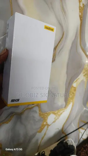 New Realme V30 128 GB Black
