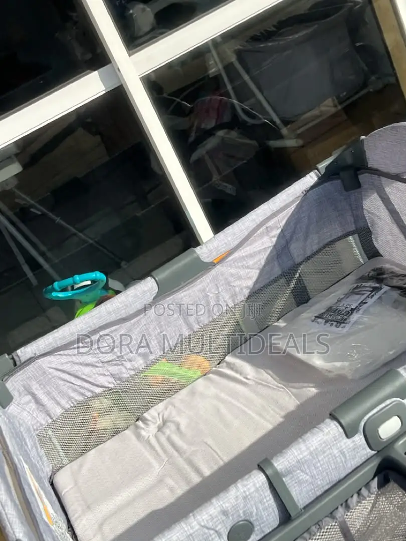 Graco Imported Cot With Storage Space and Mosquito Net