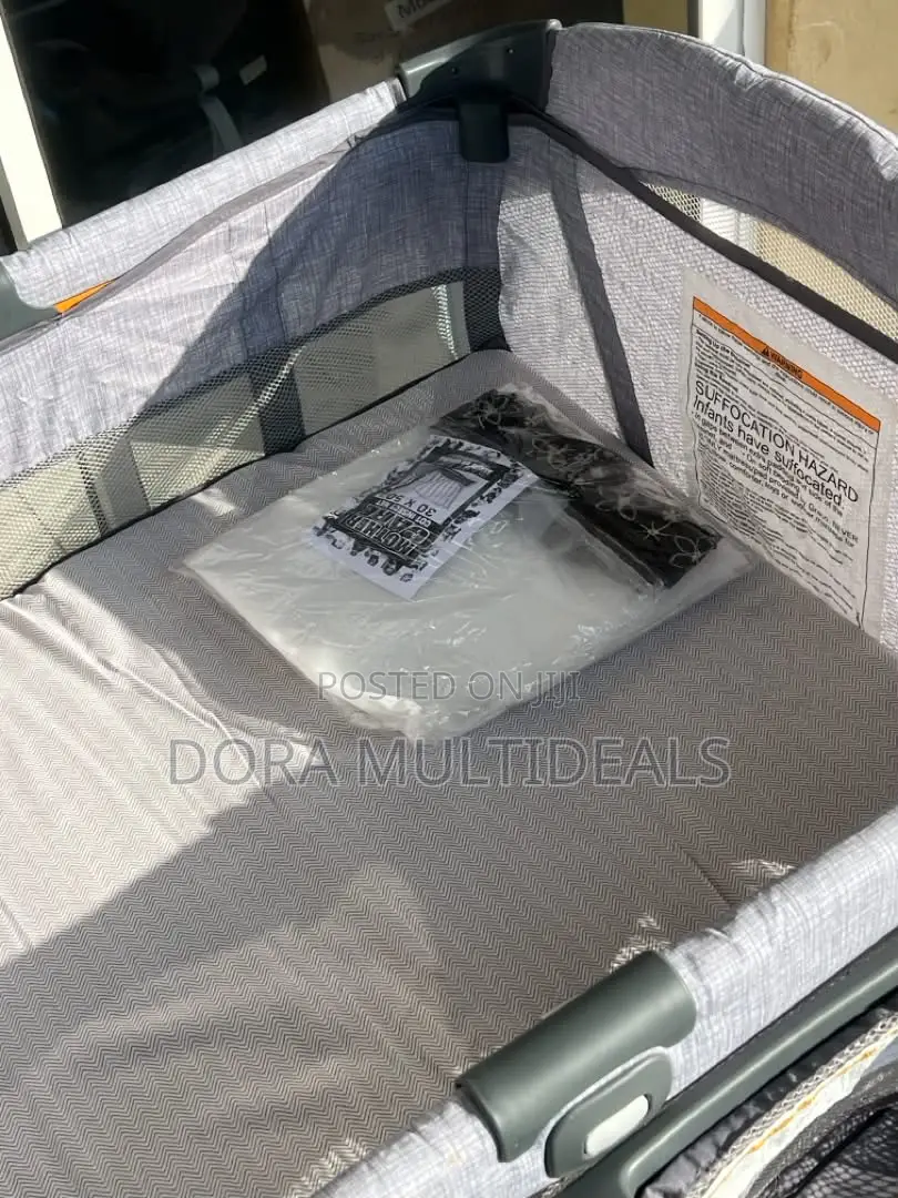 Graco Imported Cot With Storage Space and Mosquito Net