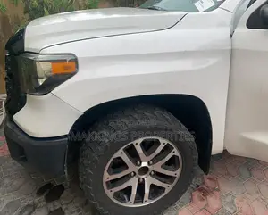 Toyota Tundra 2017 White