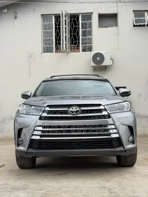 Toyota Highlander XLE V6 4x4 (3.5L 6cyl 6A) 2016 Silver