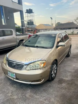 Toyota Corolla LE 2005 Gold