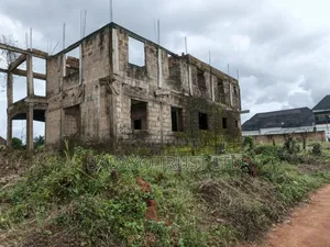 5bdrm Duplex in Benin City for sale