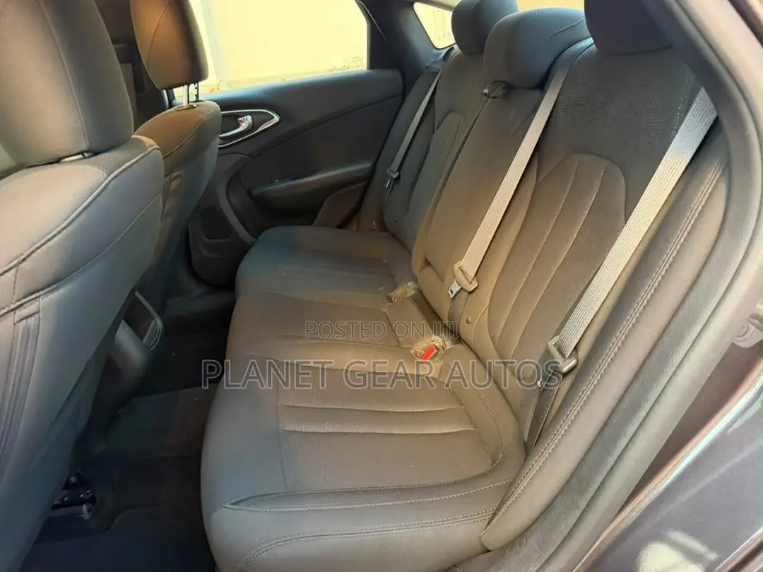 Chrysler 200 2016 Gray