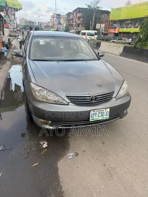 Toyota Camry 2004 Gray