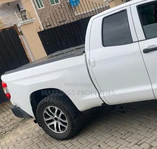 Toyota Tundra 2017 White
